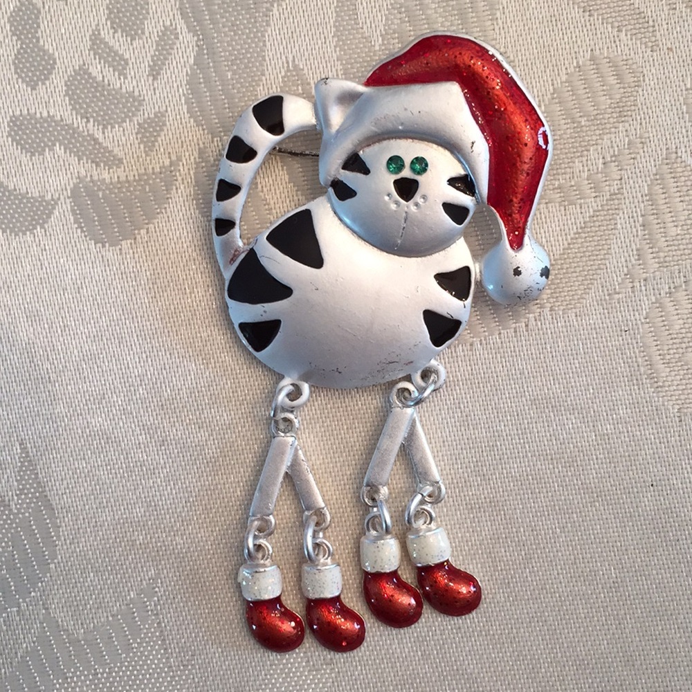 Christmas cat brooch